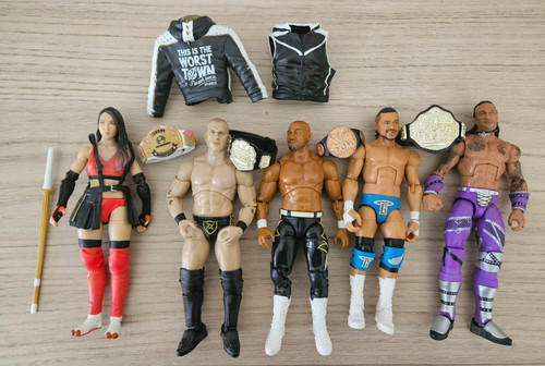 Wwe aew figure - -,
